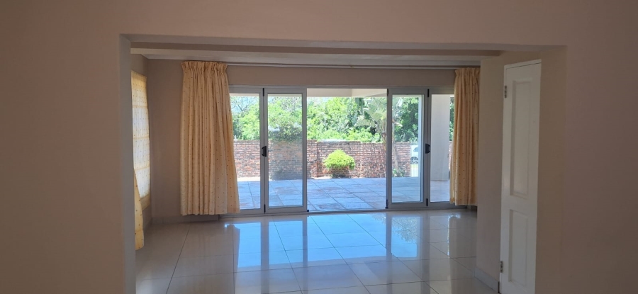 5 Bedroom Property for Sale in Gonubie Eastern Cape
